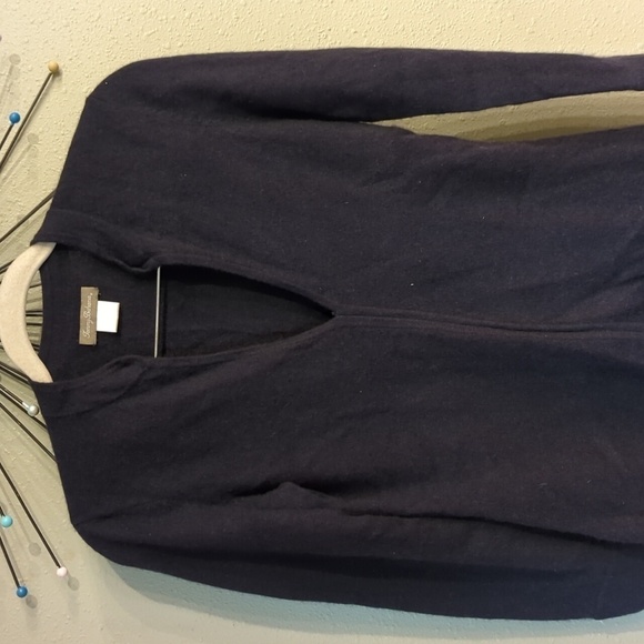 Tommy Bahama 100% Cashmere Pullover Sweater V-Neck Small 4/6 Quiet Luxury - Picture 7 of 13